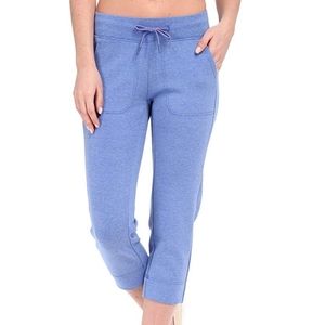 NWT 2 PAIRS OF NORTH FACE CAPRIS